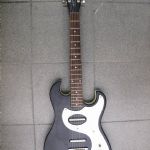 656 1322 ELECTRIC GUITAR